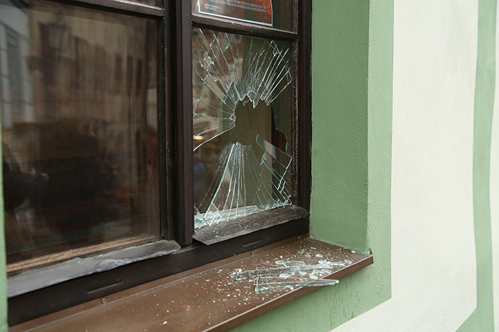 A2B Glass are able to board up broken windows while they are being repaired in Tower Hamlets.